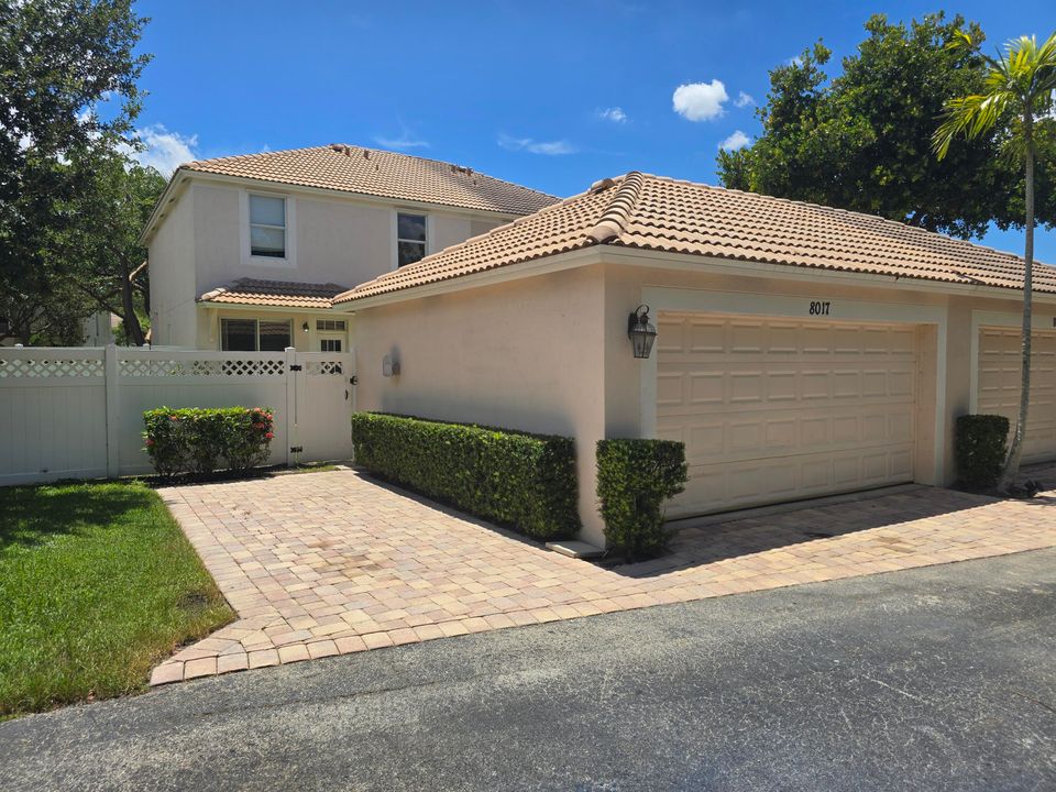 Active With Contract: $3,000 (3 beds, 2 baths, 1728 Square Feet)