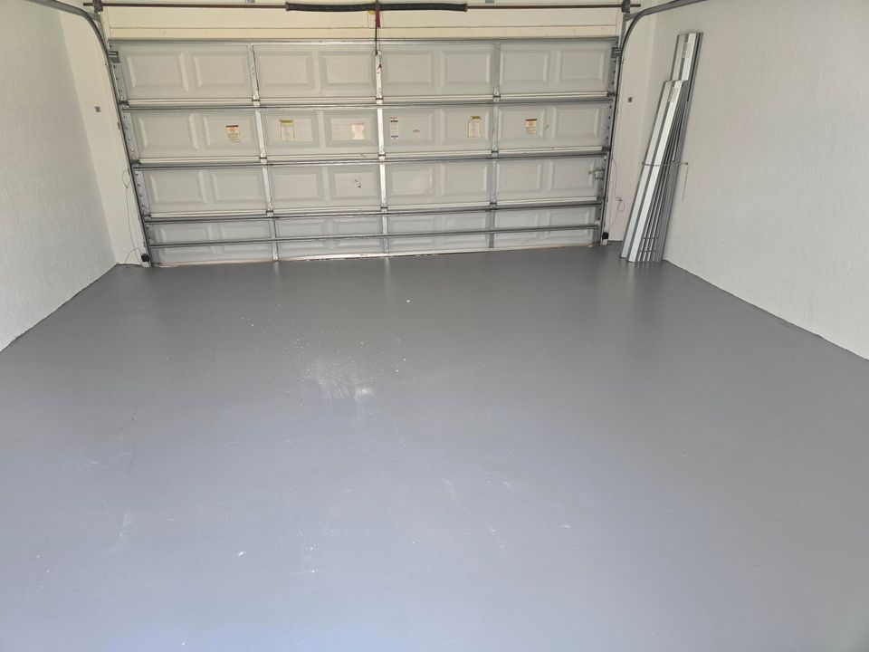 Active With Contract: $3,000 (3 beds, 2 baths, 1728 Square Feet)