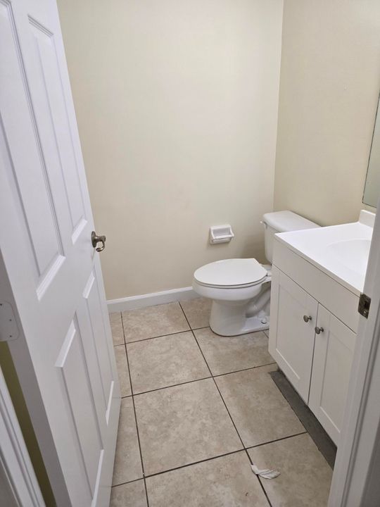 Active With Contract: $3,000 (3 beds, 2 baths, 1728 Square Feet)