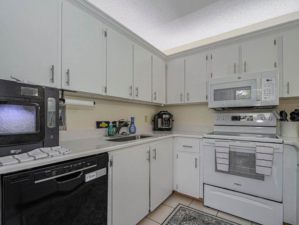 Activo con contrato: $189,000 (2 camas, 2 baños, 1170 Pies cuadrados)