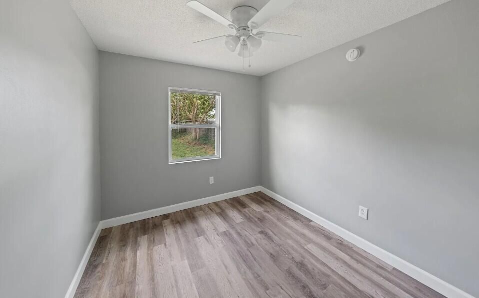 En Venta: $290,000 (4 camas, 2 baños, 1192 Pies cuadrados)