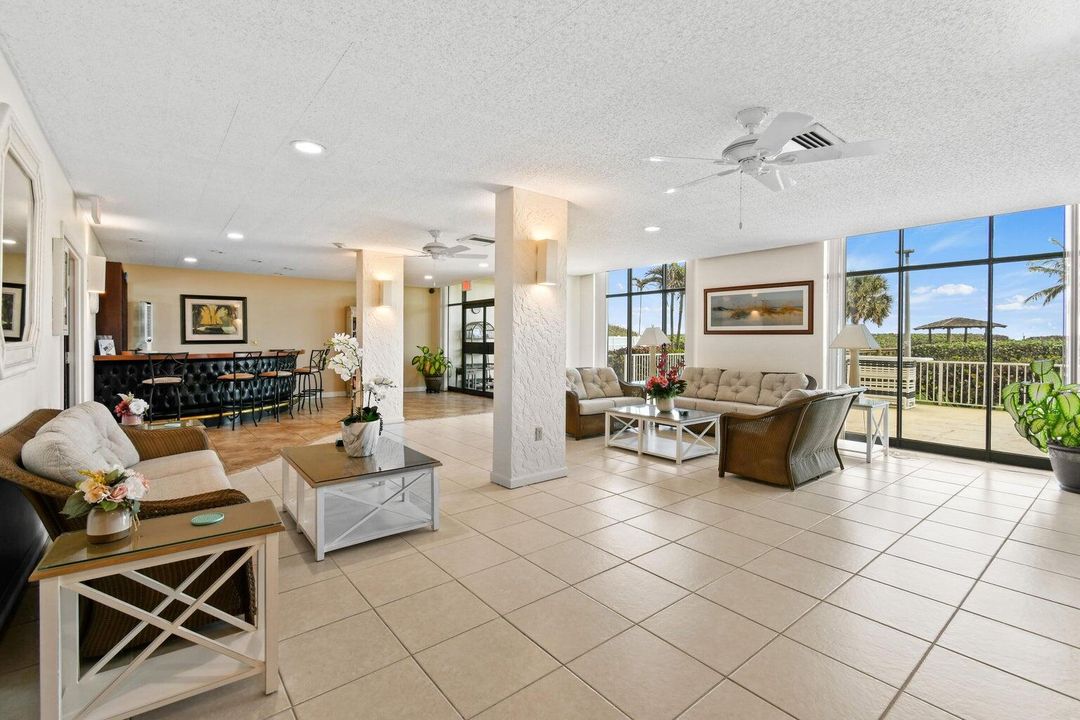 В аренду: $2,700 (2 спален, 2 ванн, 1040 Квадратных фут)