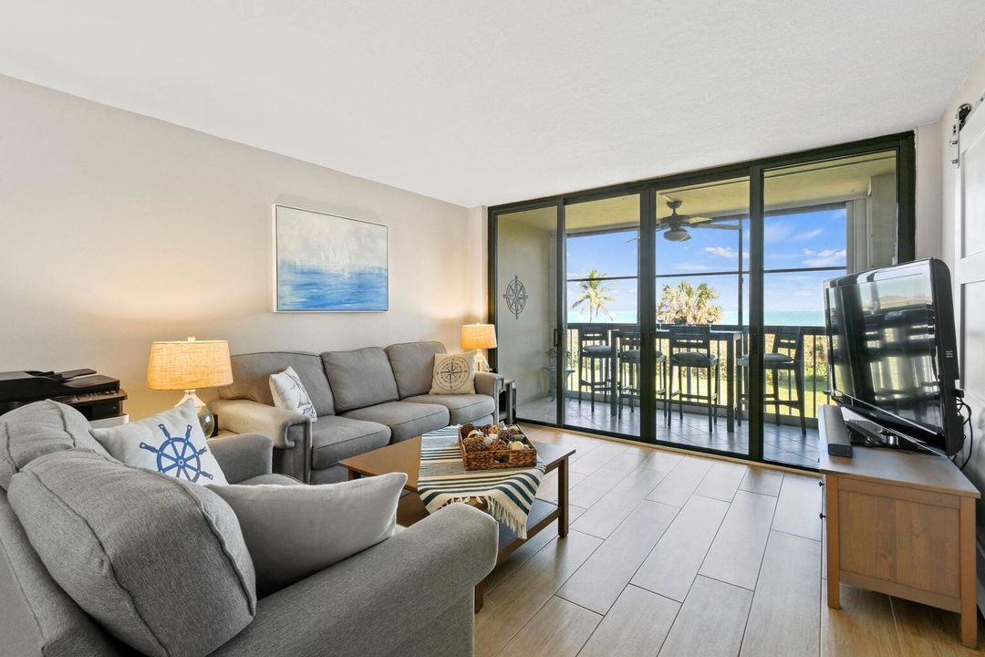 В аренду: $2,700 (2 спален, 2 ванн, 1040 Квадратных фут)