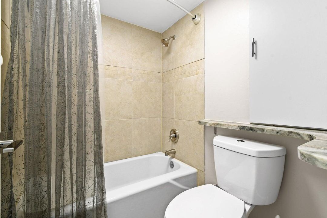 В аренду: $2,700 (2 спален, 2 ванн, 1040 Квадратных фут)