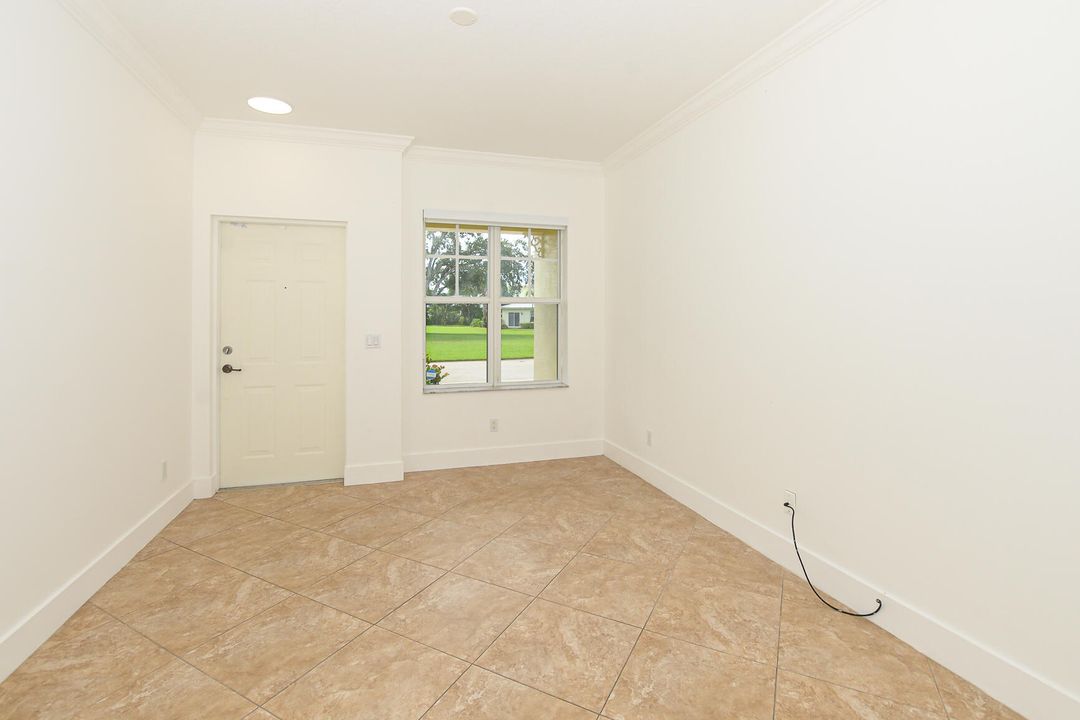 En Renta: $2,150 (4 camas, 2 baños, 1958 Pies cuadrados)