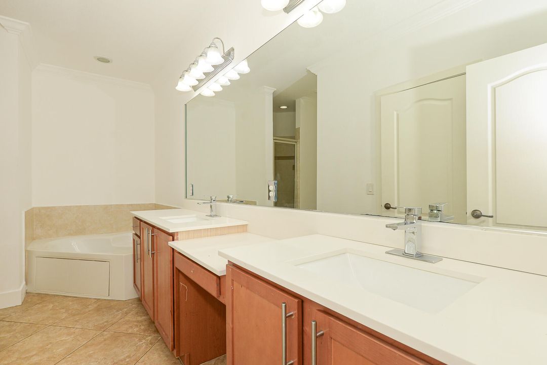 En Renta: $2,150 (4 camas, 2 baños, 1958 Pies cuadrados)