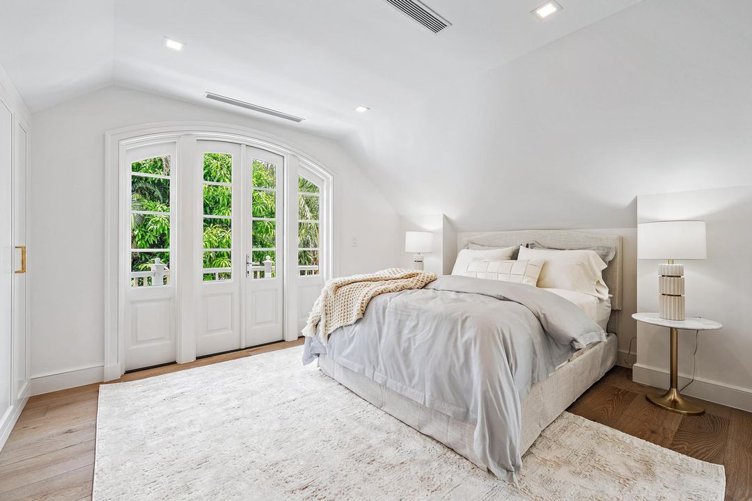 For Sale: $18,500,000 (4 beds, 4 baths, 4936 Square Feet)