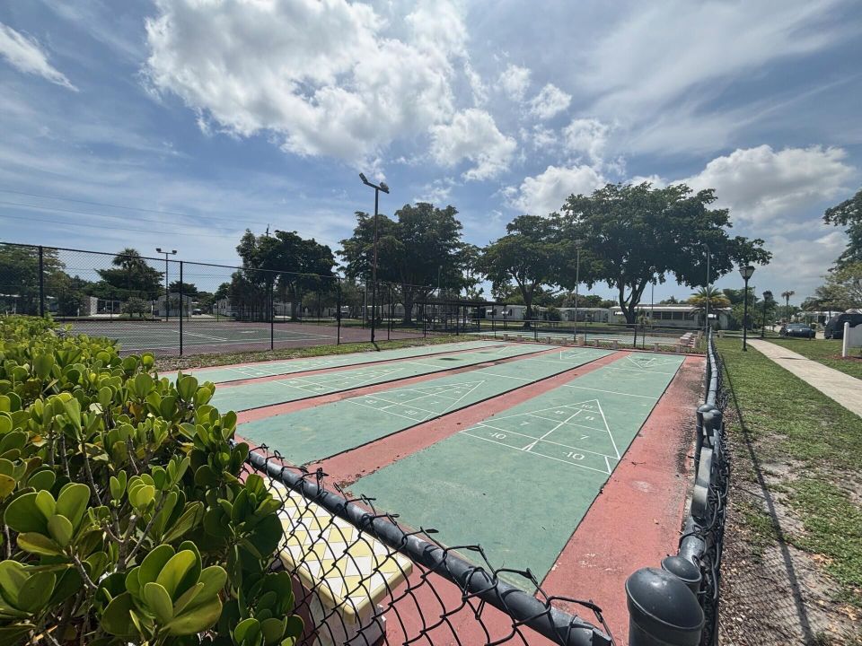 待售: $115,000 (3 贝兹, 2 浴室, 1420 平方英尺)