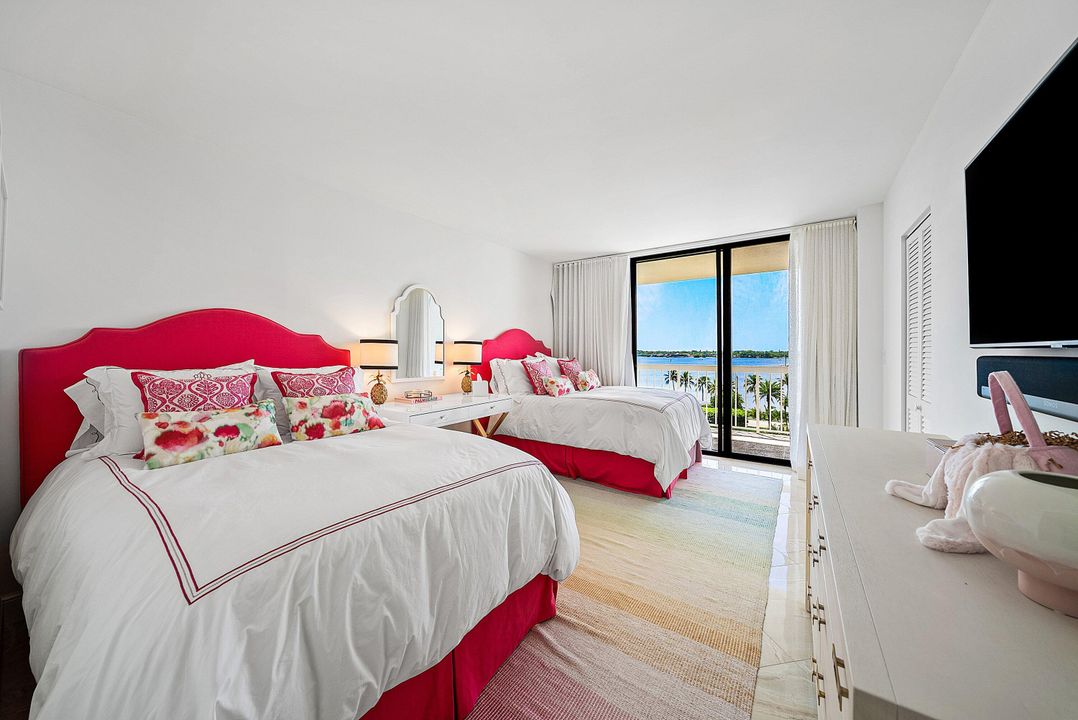 For Sale: $3,495,000 (3 beds, 2 baths, 2431 Square Feet)