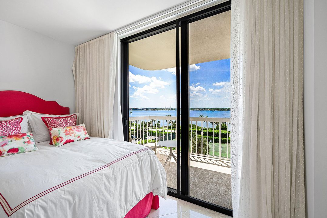 For Sale: $3,495,000 (3 beds, 2 baths, 2431 Square Feet)