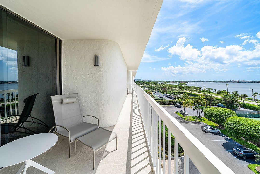 For Sale: $3,495,000 (3 beds, 2 baths, 2431 Square Feet)