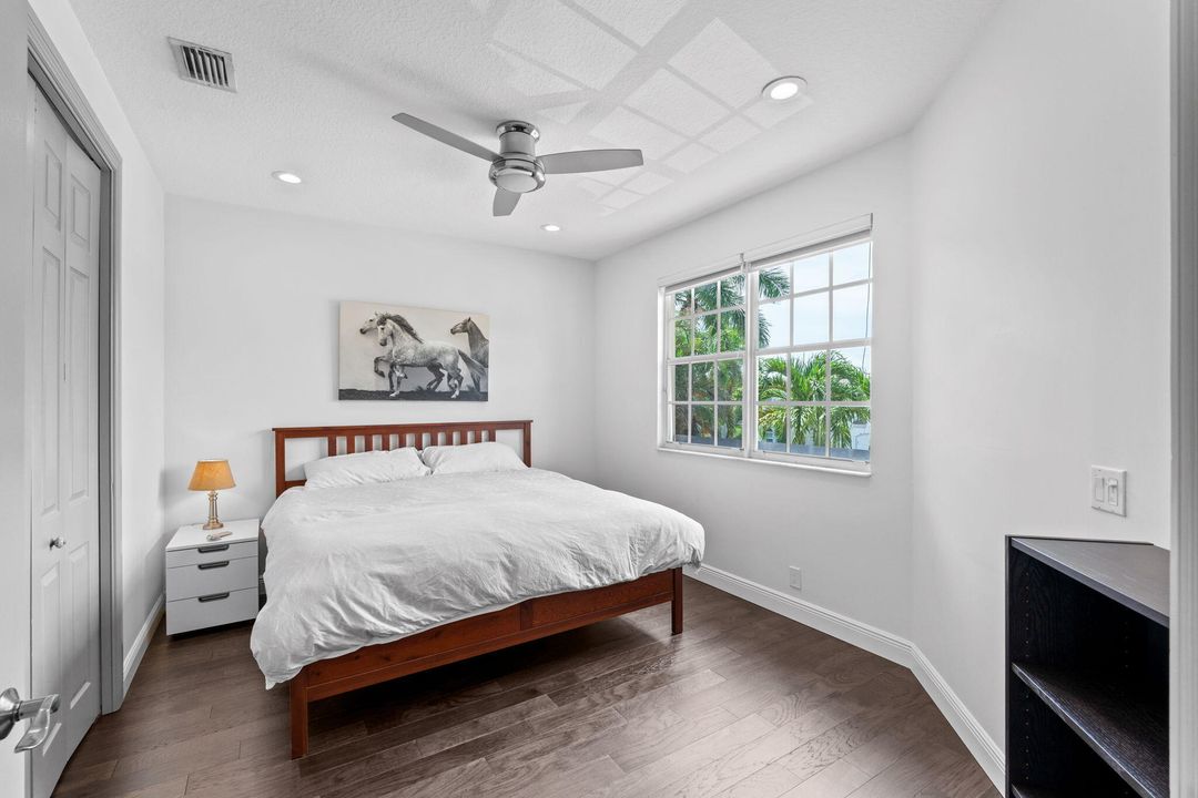 出租: $18,500 (6 贝兹, 4 浴室, 4146 平方英尺)