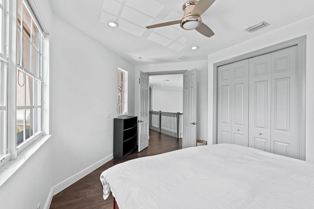 出租: $18,500 (6 贝兹, 4 浴室, 4146 平方英尺)