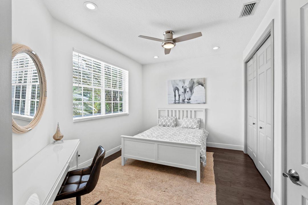 出租: $18,500 (6 贝兹, 4 浴室, 4146 平方英尺)