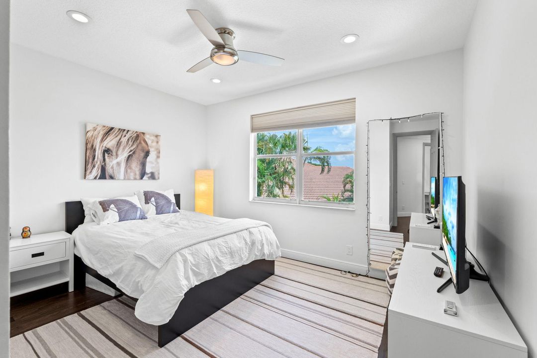 出租: $18,500 (6 贝兹, 4 浴室, 4146 平方英尺)