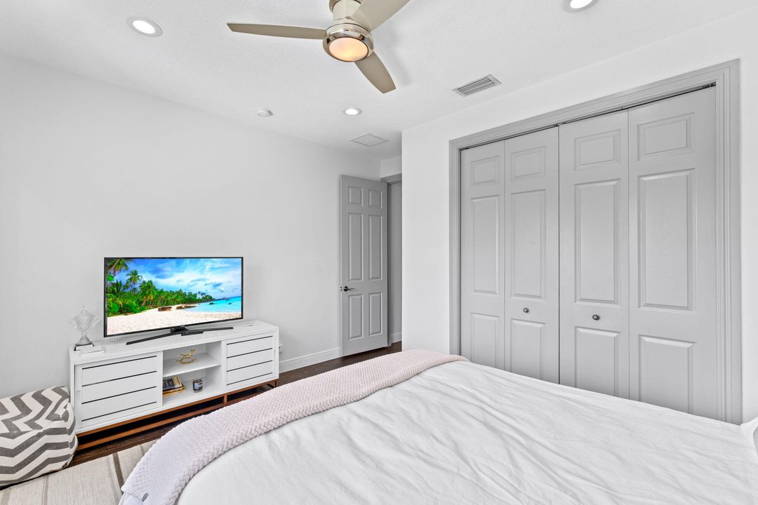 出租: $18,500 (6 贝兹, 4 浴室, 4146 平方英尺)