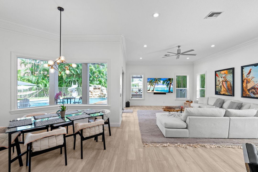 出租: $18,500 (6 贝兹, 4 浴室, 4146 平方英尺)