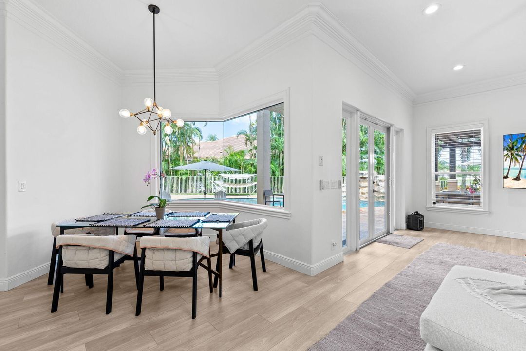 出租: $18,500 (6 贝兹, 4 浴室, 4146 平方英尺)