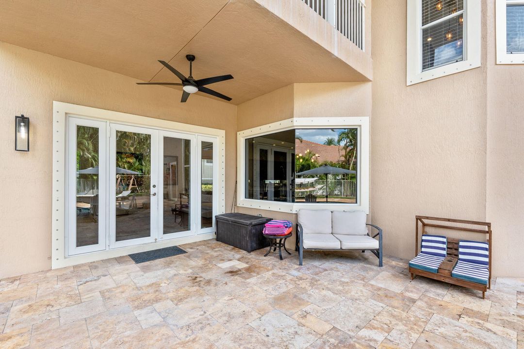 出租: $18,500 (6 贝兹, 4 浴室, 4146 平方英尺)