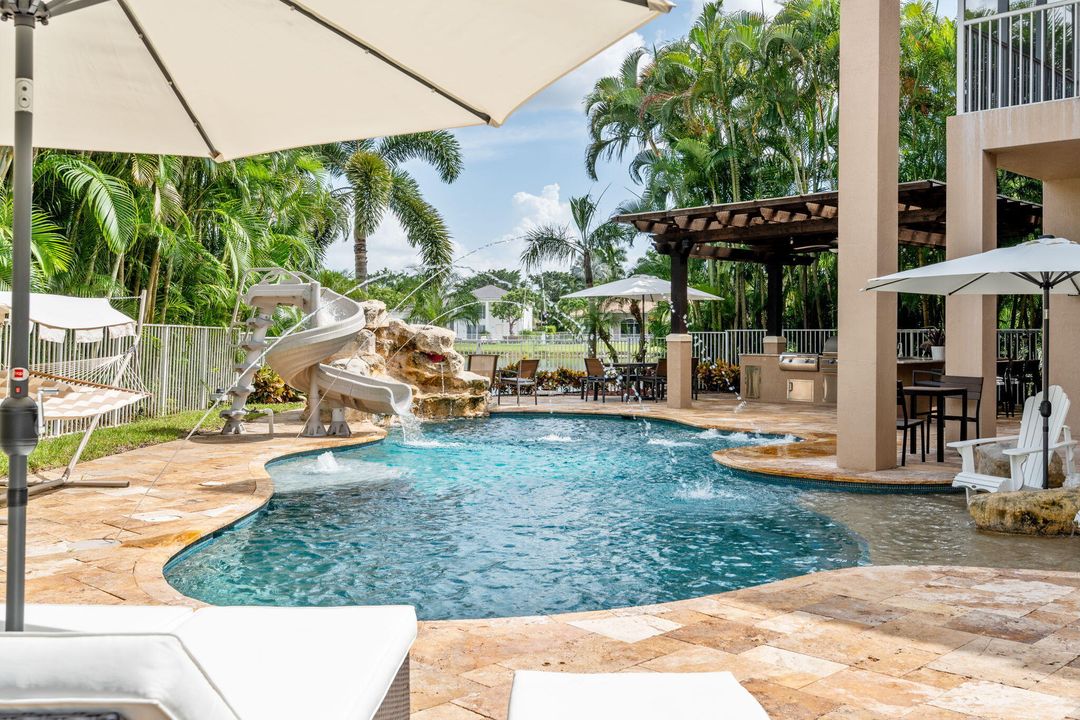 出租: $18,500 (6 贝兹, 4 浴室, 4146 平方英尺)