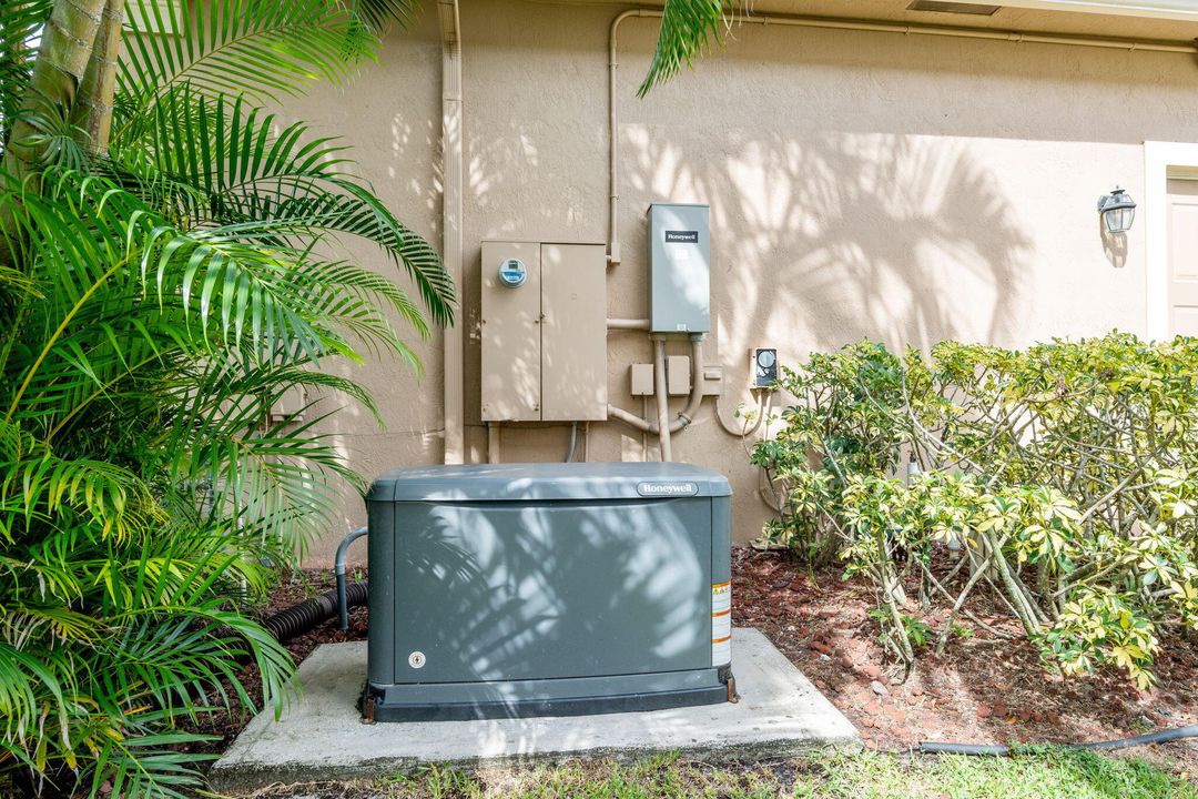 出租: $18,500 (6 贝兹, 4 浴室, 4146 平方英尺)