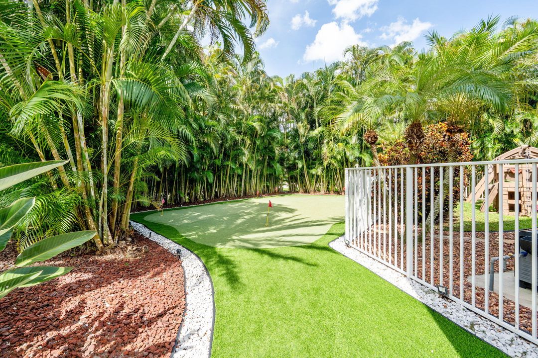 出租: $18,500 (6 贝兹, 4 浴室, 4146 平方英尺)