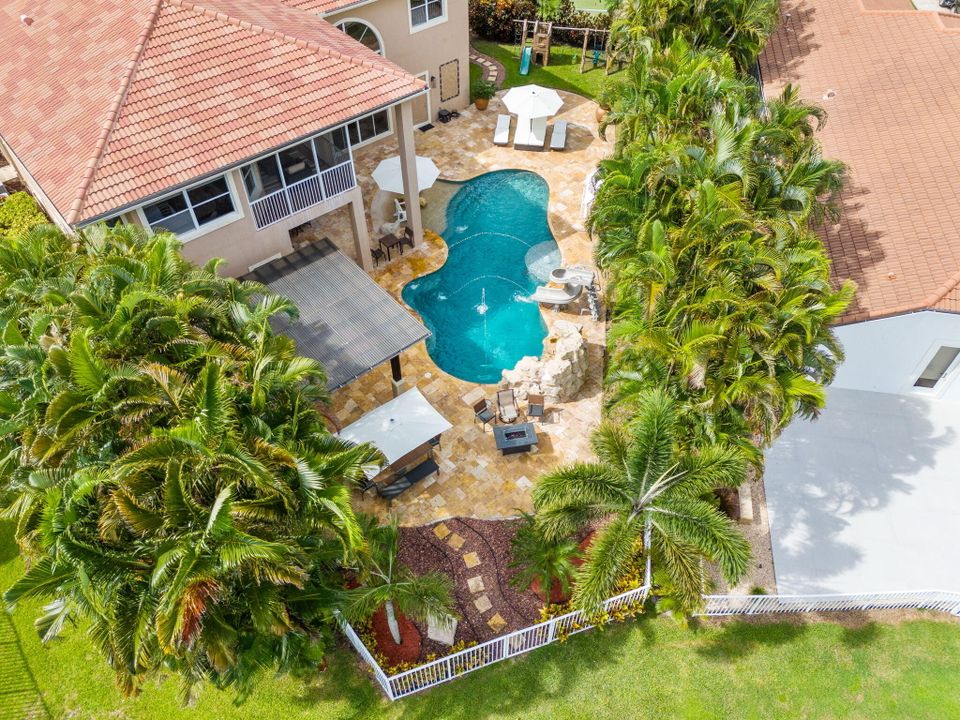 出租: $18,500 (6 贝兹, 4 浴室, 4146 平方英尺)