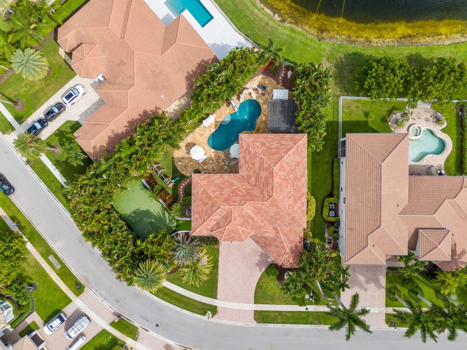 出租: $18,500 (6 贝兹, 4 浴室, 4146 平方英尺)