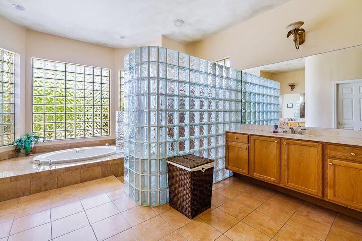 For Rent: $18,000 (3 beds, 3 baths, 3318 Square Feet)