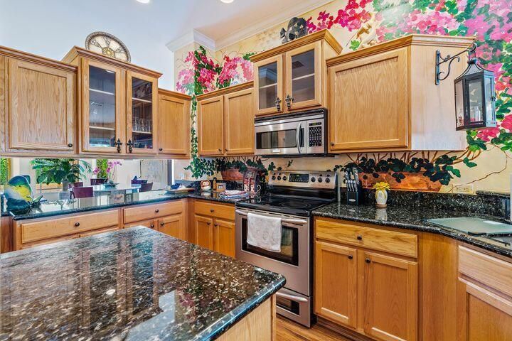 For Rent: $18,000 (3 beds, 3 baths, 3318 Square Feet)