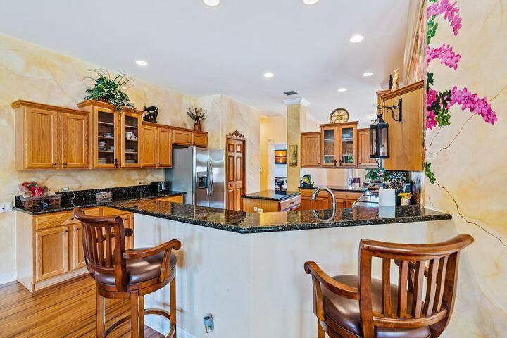 For Rent: $18,000 (3 beds, 3 baths, 3318 Square Feet)