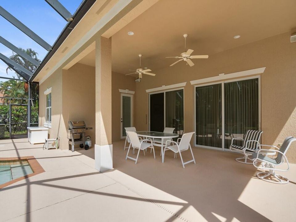 For Sale: $775,000 (3 beds, 3 baths, 2822 Square Feet)