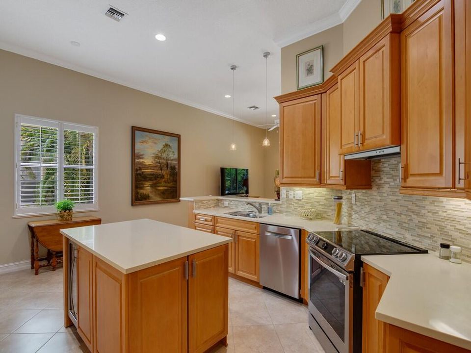 For Sale: $775,000 (3 beds, 3 baths, 2822 Square Feet)