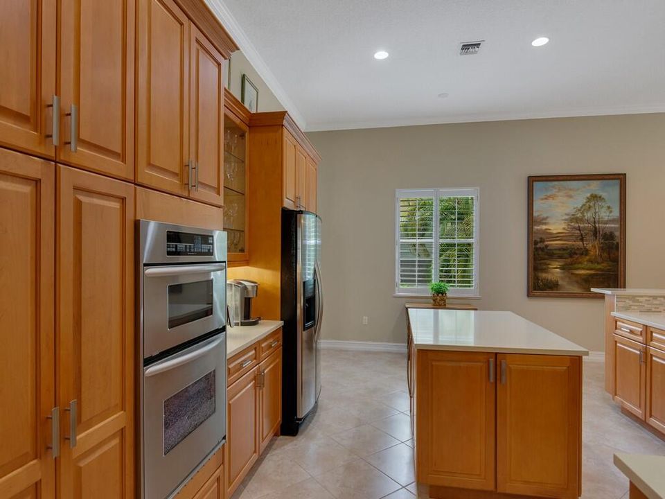 For Sale: $775,000 (3 beds, 3 baths, 2822 Square Feet)