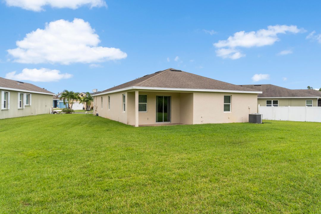 Active With Contract: $354,000 (4 beds, 2 baths, 1997 Square Feet)