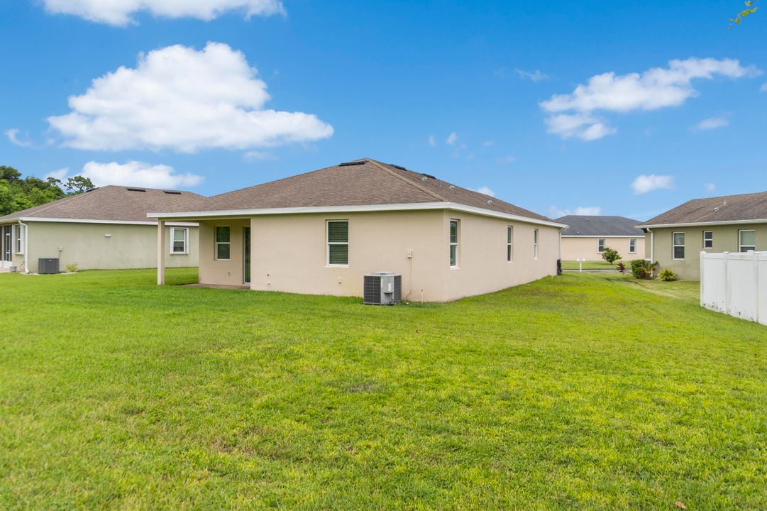 Active With Contract: $354,000 (4 beds, 2 baths, 1997 Square Feet)