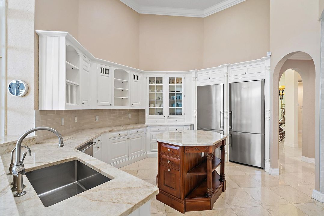 待售: $2,799,000 (6 贝兹, 7 浴室, 5643 平方英尺)