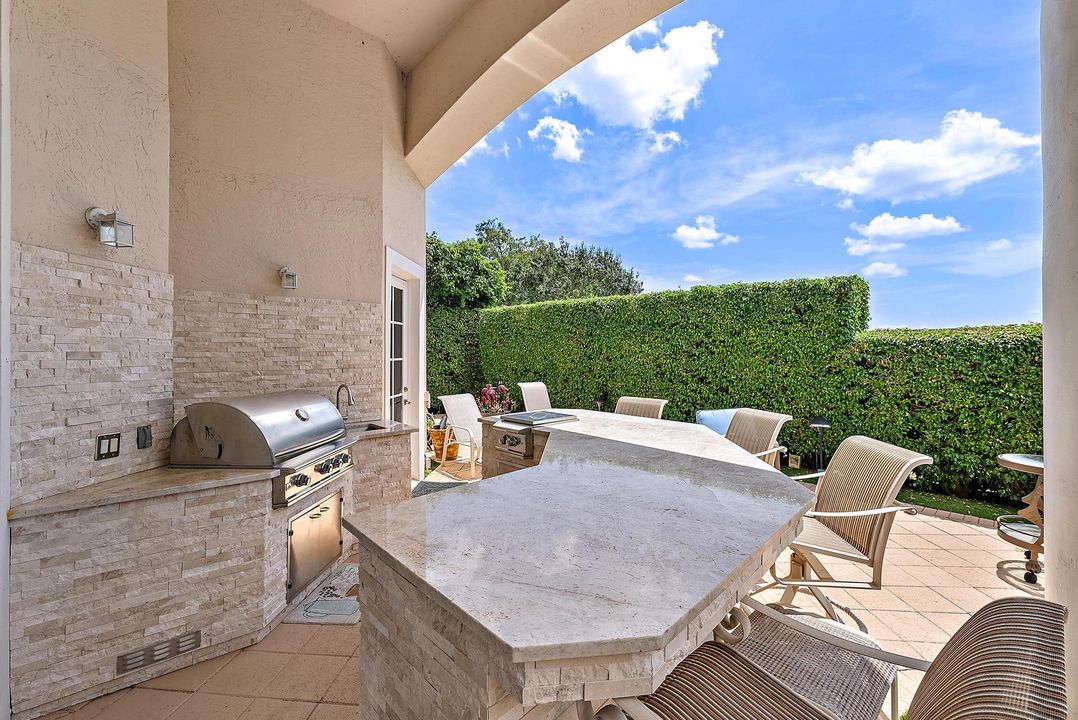 待售: $2,799,000 (6 贝兹, 7 浴室, 5643 平方英尺)