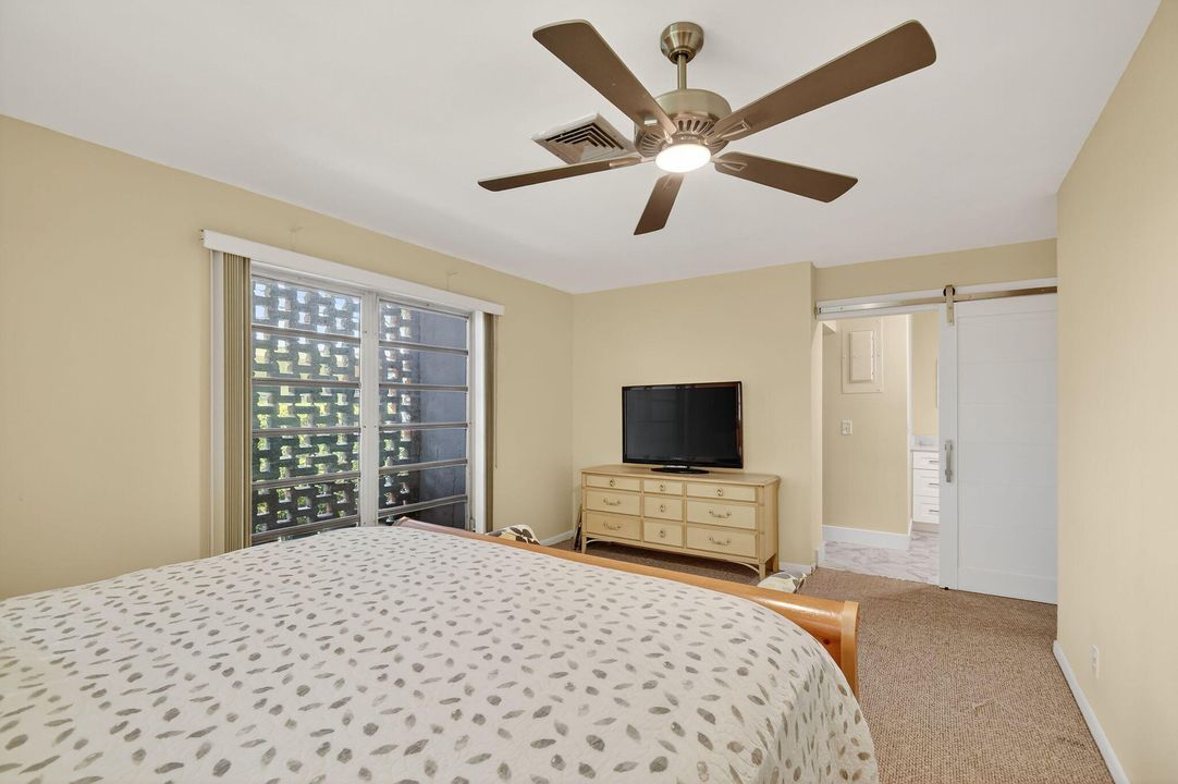 For Sale: $309,998 (2 beds, 2 baths, 1170 Square Feet)