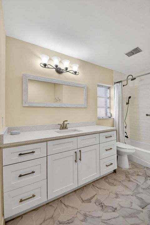 For Sale: $309,998 (2 beds, 2 baths, 1170 Square Feet)