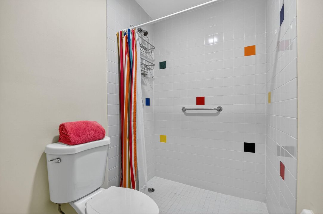 For Sale: $309,998 (2 beds, 2 baths, 1170 Square Feet)