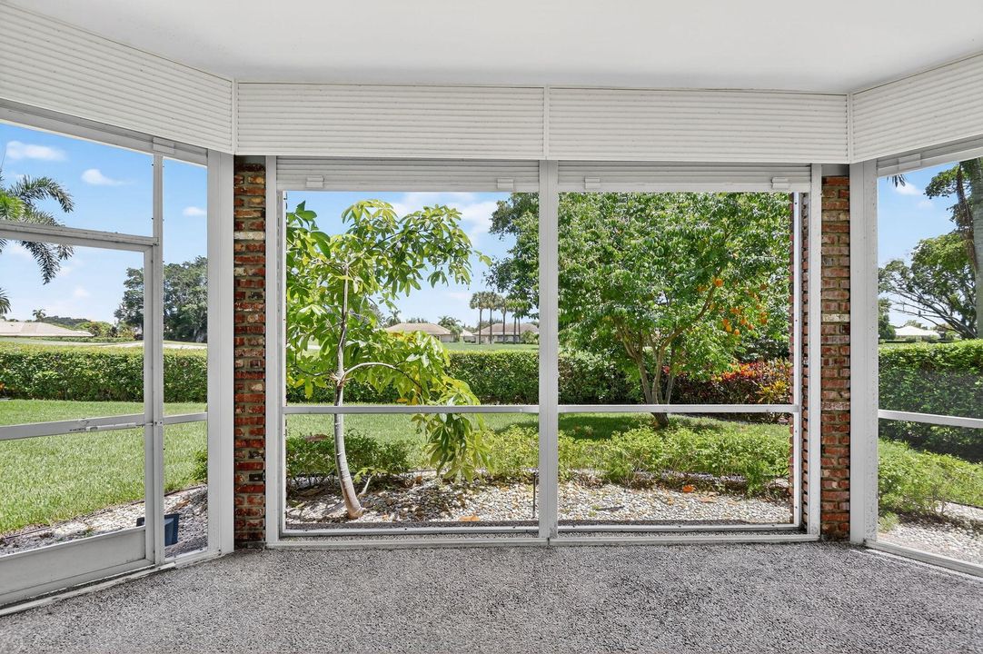 For Sale: $309,998 (2 beds, 2 baths, 1170 Square Feet)