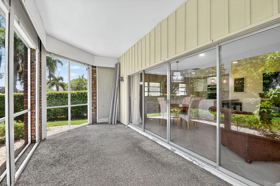 For Sale: $309,998 (2 beds, 2 baths, 1170 Square Feet)