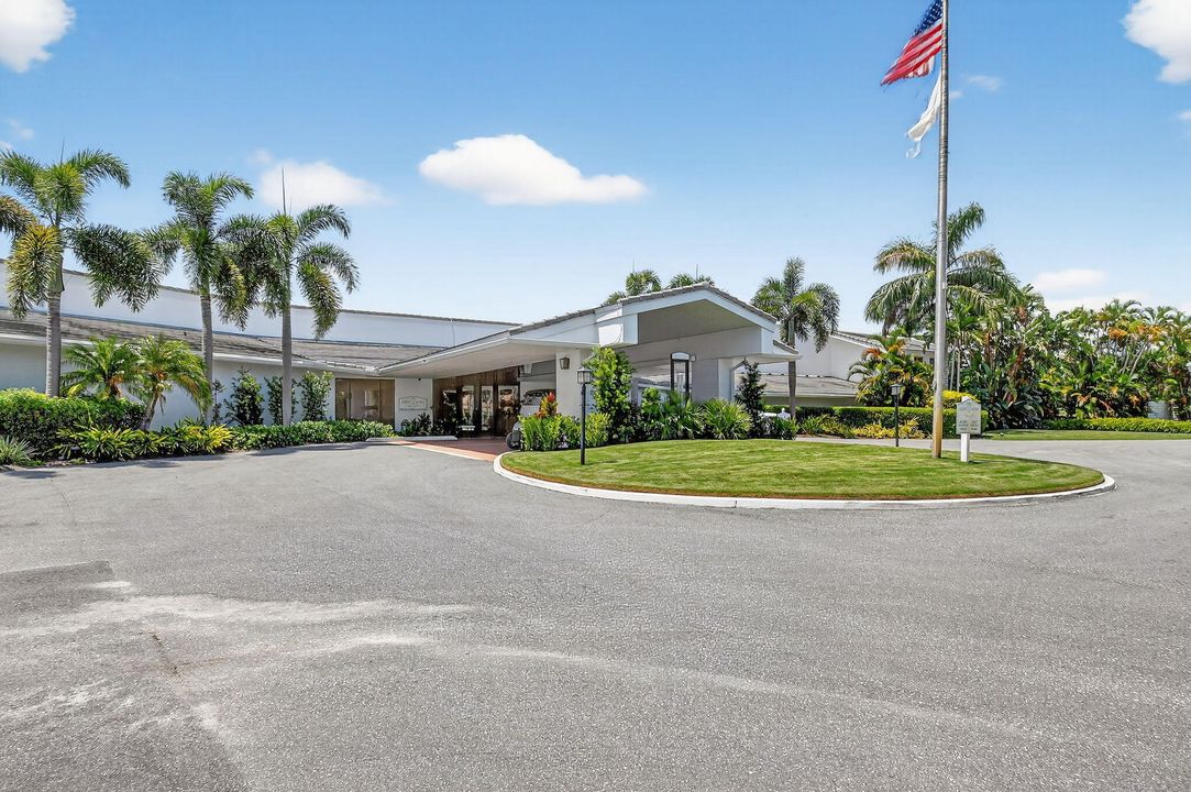 For Sale: $309,998 (2 beds, 2 baths, 1170 Square Feet)