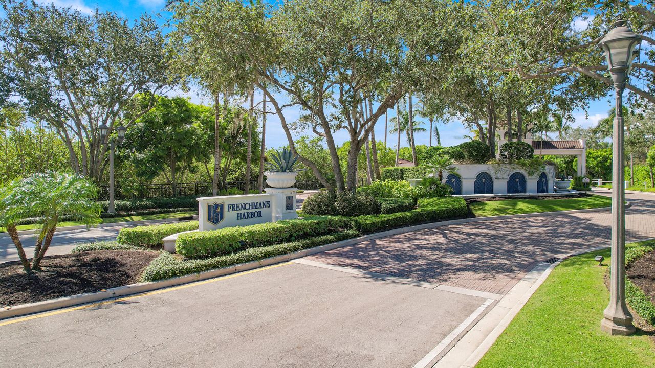 合同活跃: $3,349,000 (3 贝兹, 2 浴室, 2493 平方英尺)