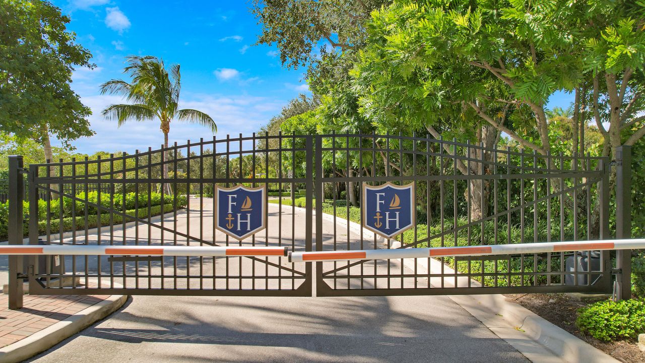 合同活跃: $3,349,000 (3 贝兹, 2 浴室, 2493 平方英尺)