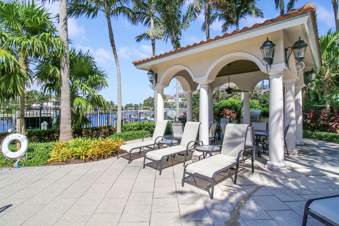 合同活跃: $3,349,000 (3 贝兹, 2 浴室, 2493 平方英尺)