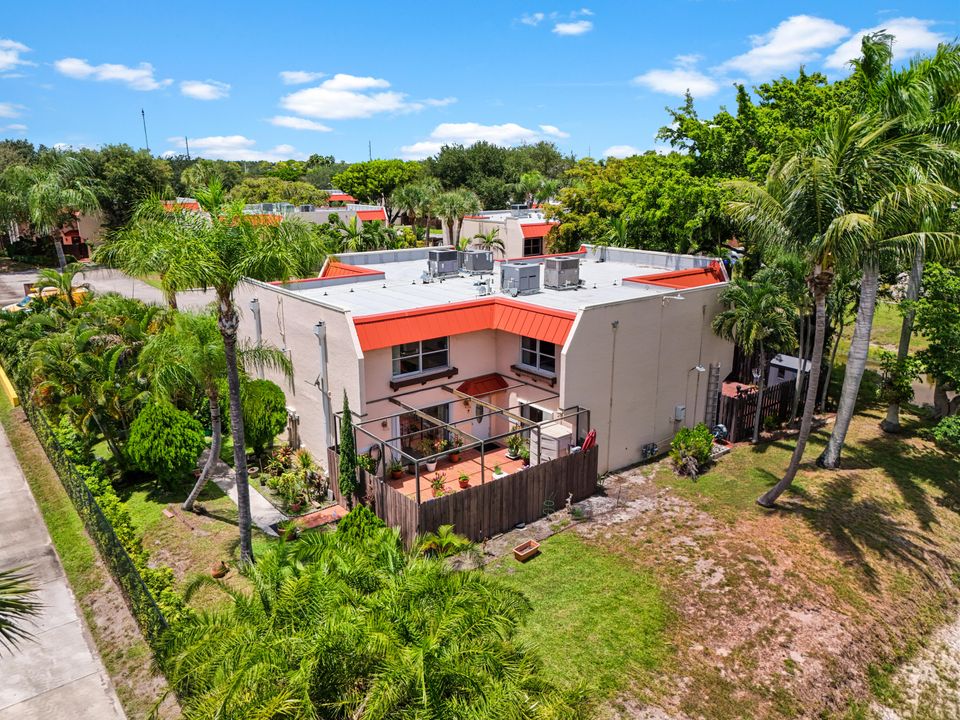 На продажу: $309,700 (3 спален, 2 ванн, 1368 Квадратных фут)