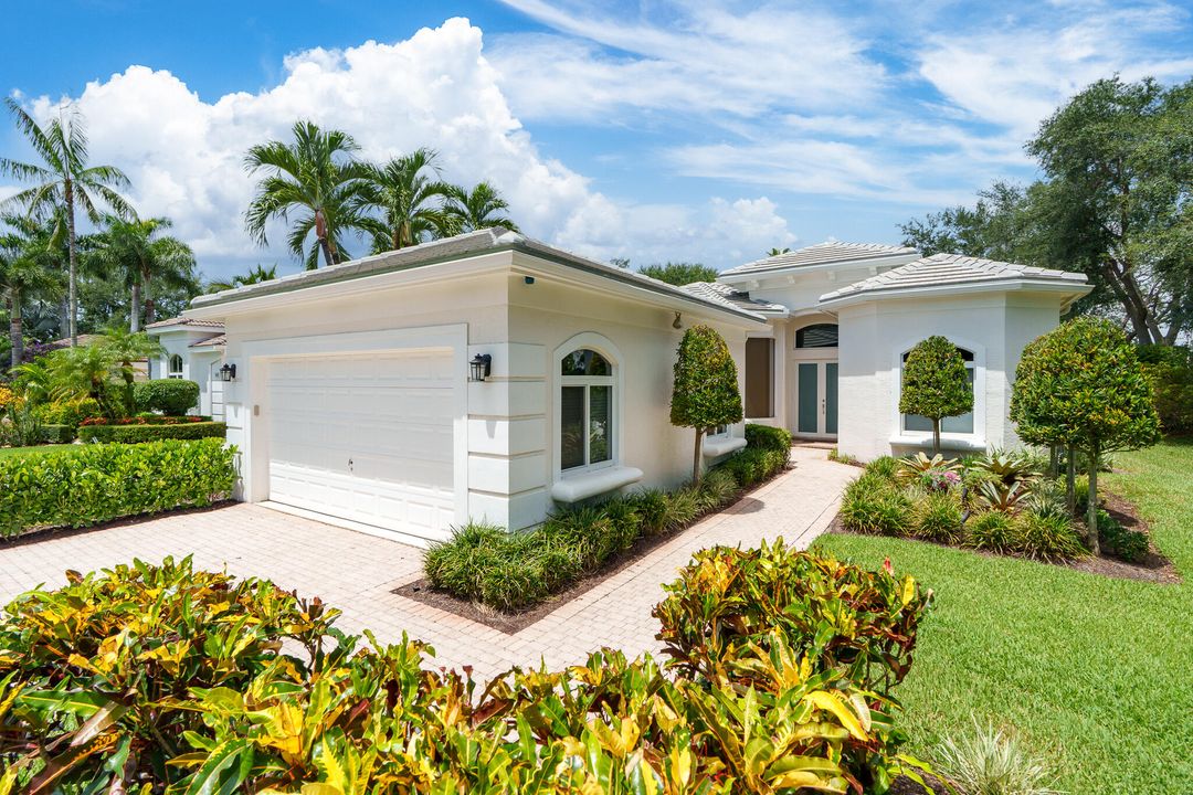 合同活跃: $1,720,000 (3 贝兹, 3 浴室, 2608 平方英尺)