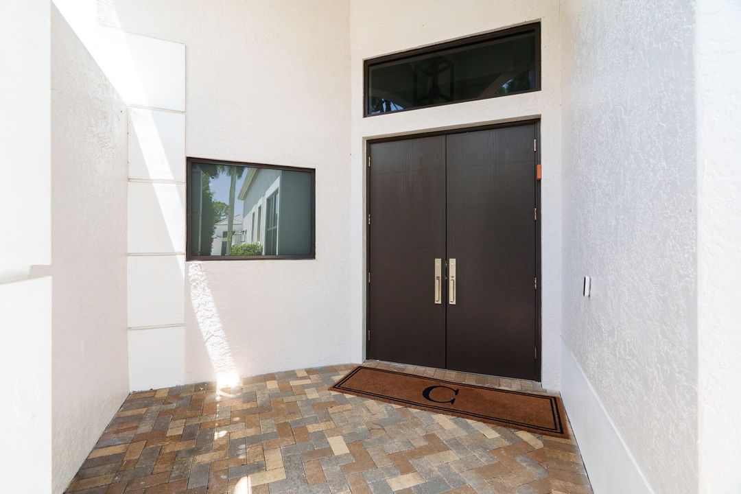 For Sale: $1,595,000 (3 beds, 3 baths, 2528 Square Feet)